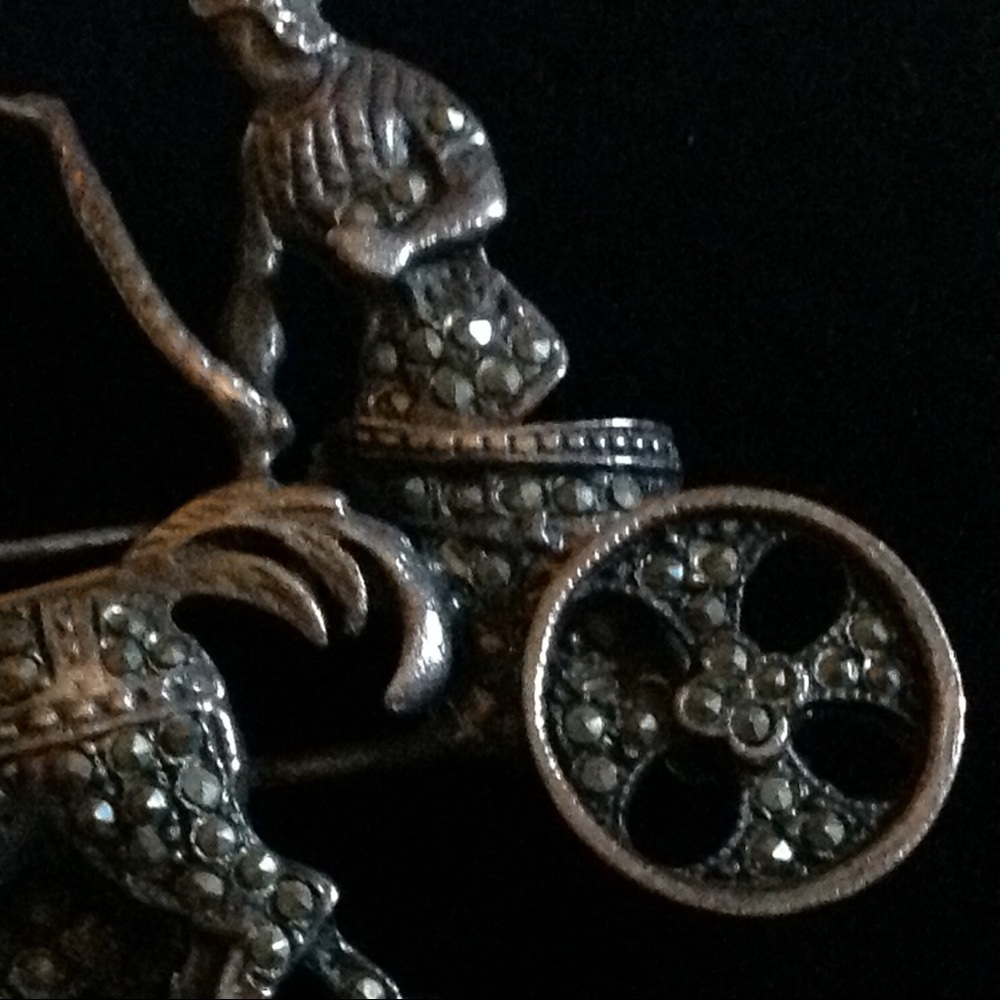 925 Silver Marcasite Articulated Roman Chariot Brooch - Picture 4 of 8